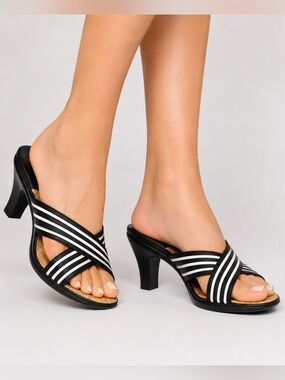 Sofft Black & White Striped Strappy Leather Heeled Sandals Slides Size 9M